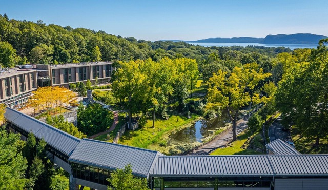 1BR Queen near NYC | Trails, Biking & Sauna Bliss