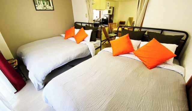 1minute walk to stataion, direct bus to Haneda Airport! Easy access!