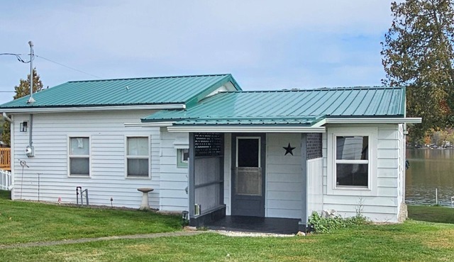 2-bedroom lake house on welcoming Waneta Lake with picturesque views.