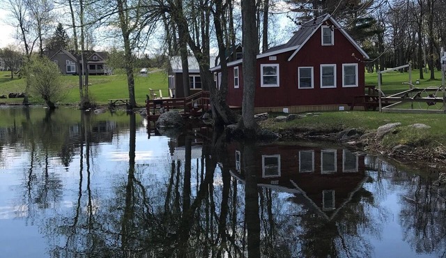 2 BR Cabin - Waterfront location on St. Lawrence River