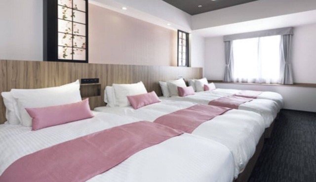 2 BR Family hotel with WiFi, AC, laundry, in enchanting Shinjuku City
