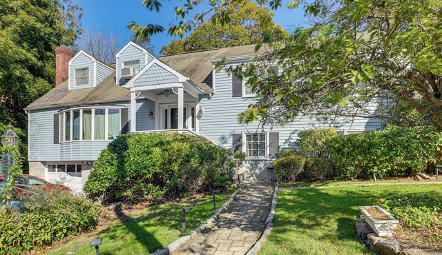 2 Mi to NYC Train: WFH-Friendly Greenwich Apt!