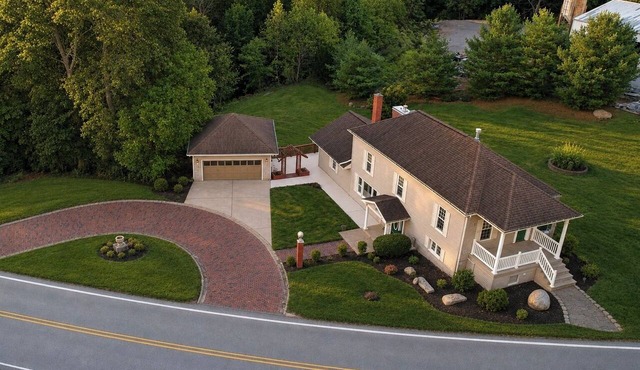 2 min from downtown Ellwood—Rustic+modern home