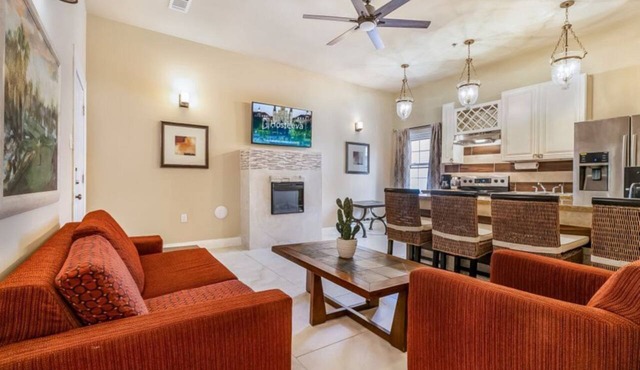 2BR Cozy condo Steps from ST Charles