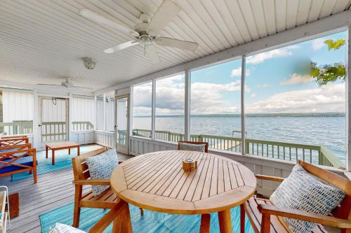 2BR Lakeside Home w/Patio, Porch & AC