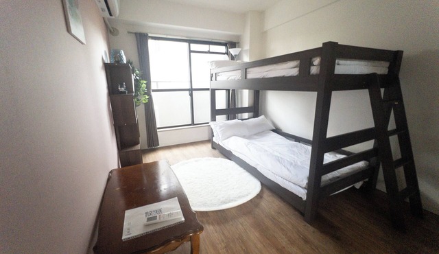 2ppl/34room/1h by train to DisneyLand/Free WiFi12