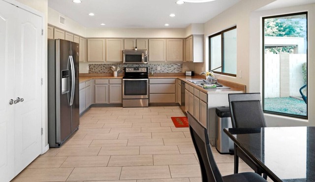 3 Bd rm/Sofa Sleeper:Arizona Oasis Cozy, Clean