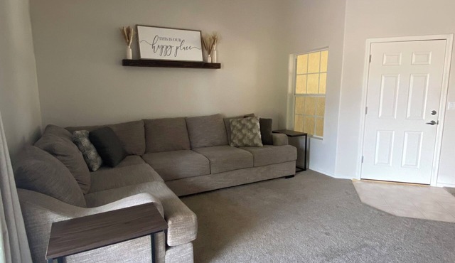 3-bedroom house in delightful Bullhead City with AC