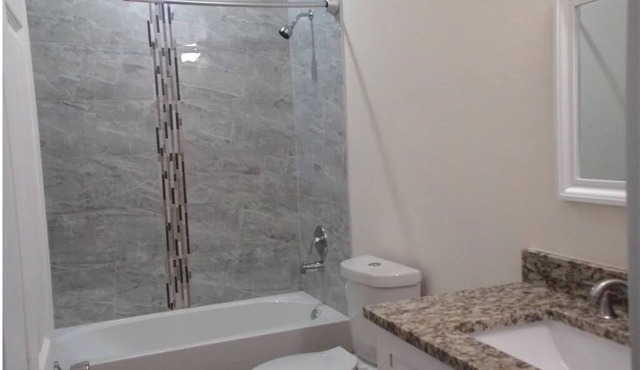 3-bedroom house in lovely Fort Myers and Lehigh Acres boarder community area.