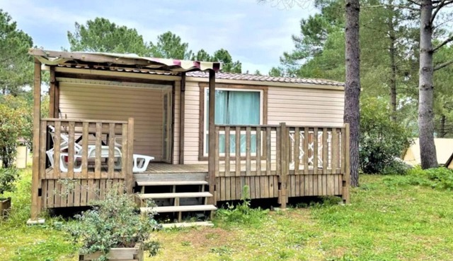 3-Bedroom Mobile Home with Terrace - Sleeps 6