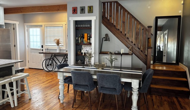 3-bedroom Summer Retreat. Short distance to Asbury Park Beach and Belmar!