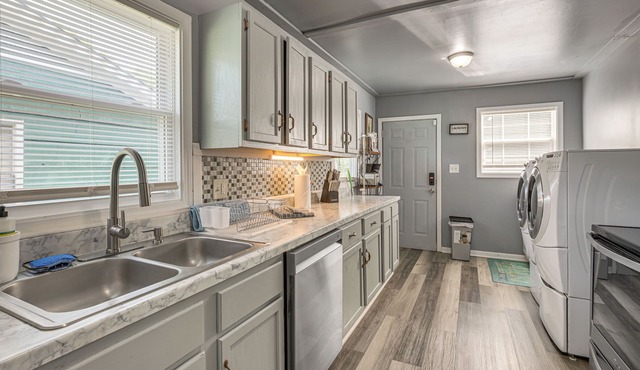 3 Mi to Downtown: Family-friendly Birmingham Home