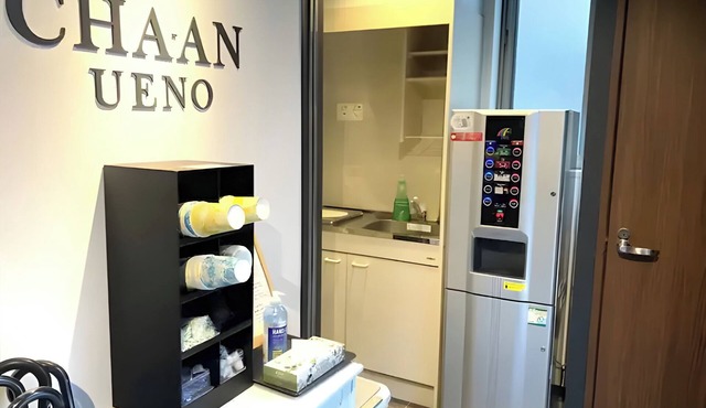 3 mins walk from Ueno Double bed Maximum 3 people Private bathroom Shared kitchen/Taito-ku Tokyo