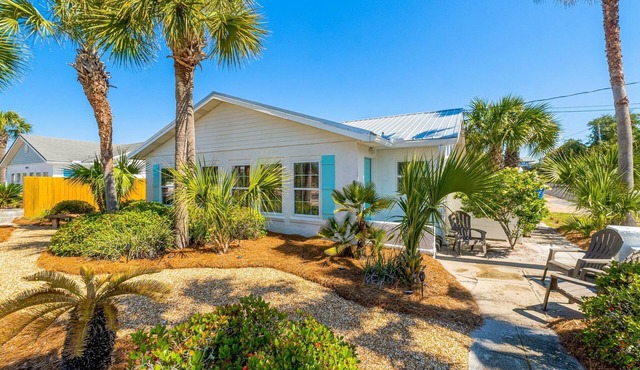 30 FEET to Beach @ Access #83 ~ Laguna's "Oleander Cottage"