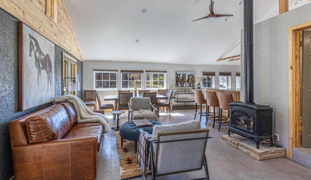 3076 W Highway 160 - Guest House