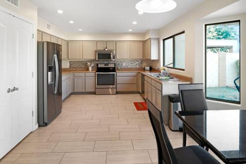 3BR Casa Grande Home Private Pool Open Living