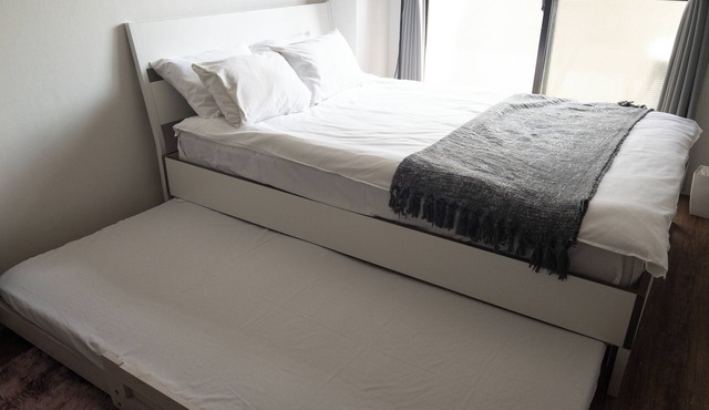 3ppl/34room/1h by train to DisneyLand/Free WiFi09
