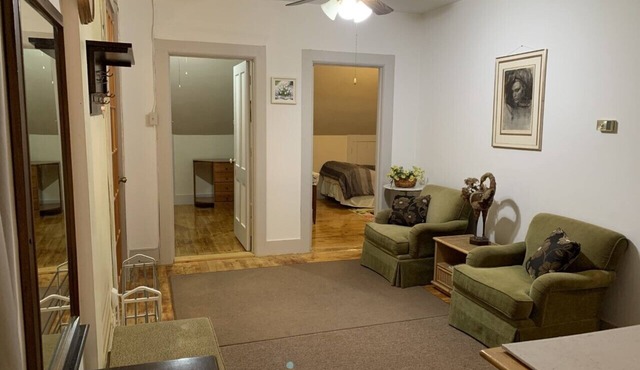 3rd Floor, walk-up private 3BR victorian apartment