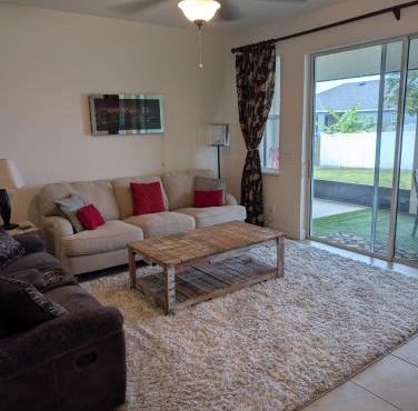 4 bed 2 bath family friendly home in SW Palm Bay