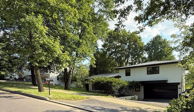 4-bedroom house in welcoming State College close to town and Beaver Stadium