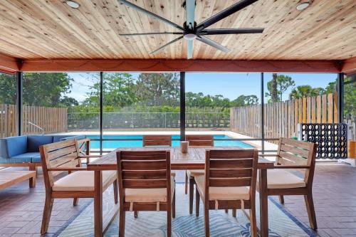 4 BR Equestrian Pool Villa Volleyball On 2 acres