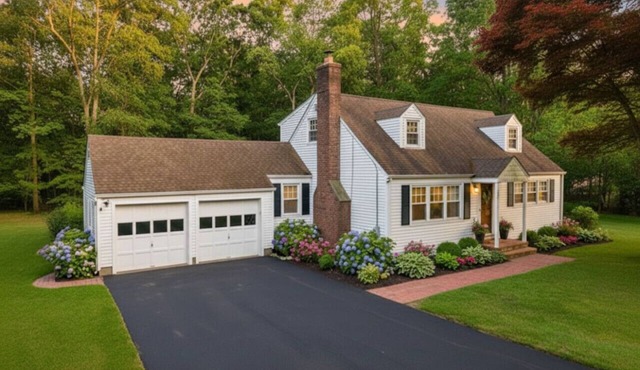 4 BR house by Stony Brook University & Hospital