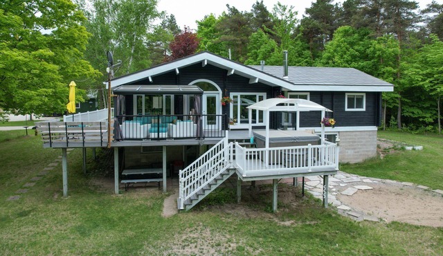 4 Season Log Chalet Home with Hot Tub