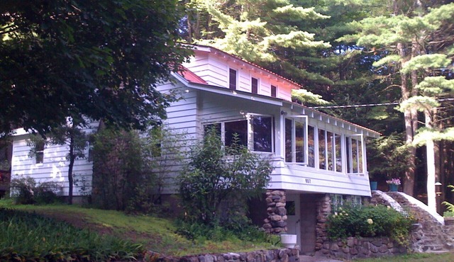 4 Seasons Romance and Serenity Discover your Perfect Retreat on Sacandaga Lake!