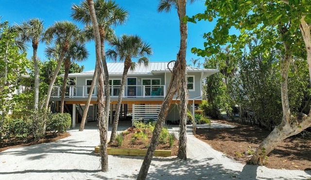 4BR Captiva Home with Private Pool & Steps to the Beach