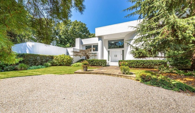 5 Bedroom Hamptons Beach House w/heated pool