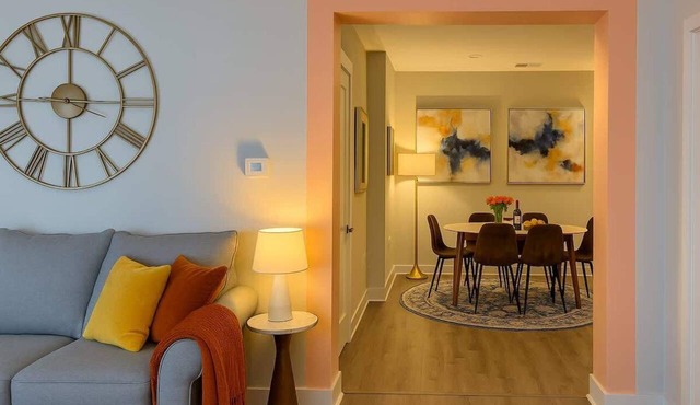 5 Beds | 1500 ft² | Walkable | Kitchen | 1.5 Bath
