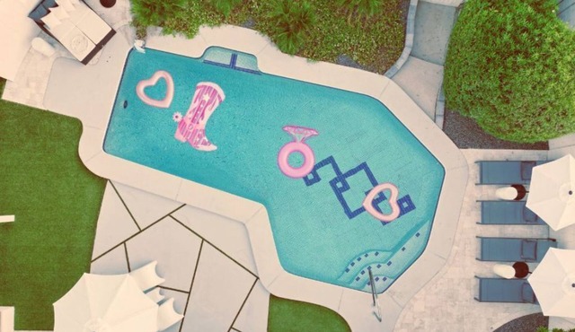 5 Min Old Town, Free Heated Pool, Luxury&Comfort. Paradise Awaits!