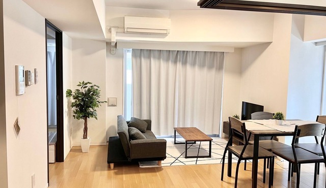 6 min to JR Station/Up to 6 People/Direct Access to Airports/8 min to Akihabara
