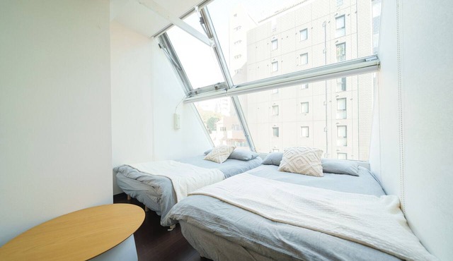 6 min to Roppongi St! Spacious 5BR apt, 12 beds,140㎡,sleeps up to 12 guests.