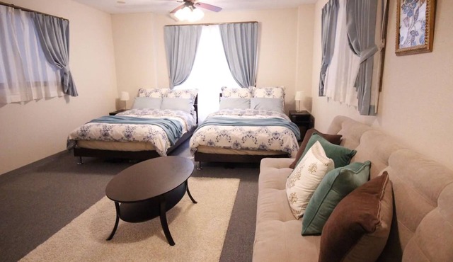 6 minutes by train from Shinjuku station Free Wi/Nakano-ku Tokyo