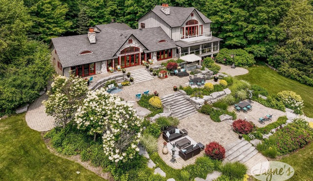 7 bed 8 bath cottage on Lake Simcoe, 730' Frontage, South Exposure!