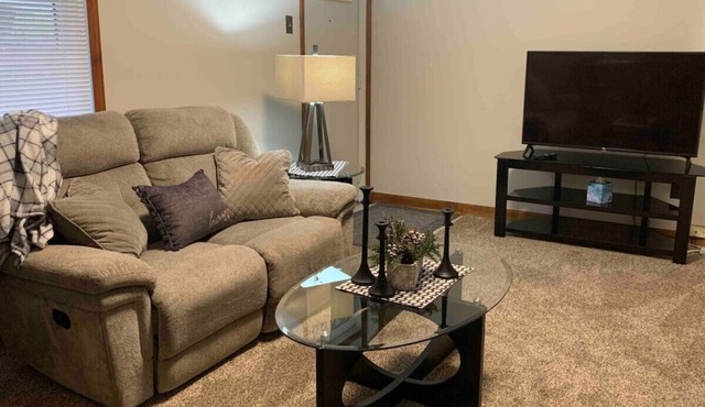 7 minutes from UPMC Altoona cheerful 2bedroom home