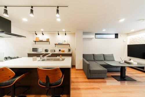 98 Square Meters, Best Location, Free Parking, Luxury 4 Floor Private House with Rooftop, 5 minutes walk to station