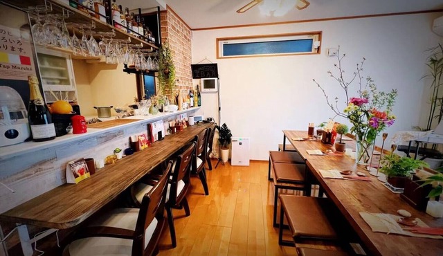 A newly built ryokan in the western suburbs of Tokyo, 1 km from Tama Art University, 4 stations from Sanrio Puroland, 30 min. to Mt. Takao by car, 1 hr. to Mt! You can taste the deep Tokyo life!