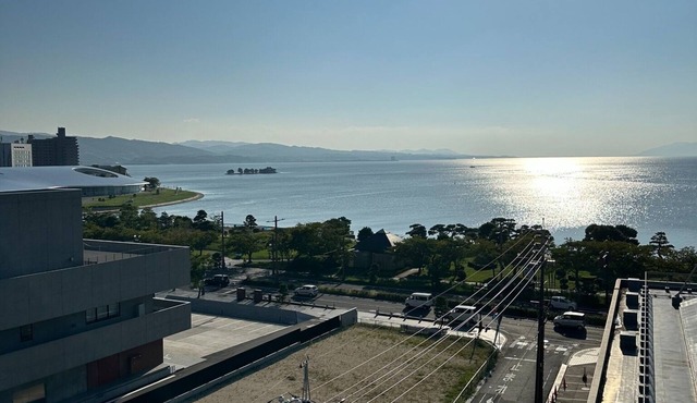A panoramic view of Lake ShinjiSpacious living s/Matsue Shimane