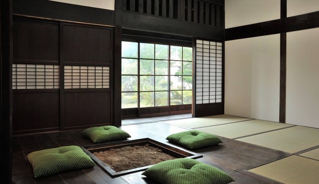A quaint space renovated from a 120yearold folk / Chino Nagano