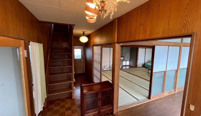 A single house rental inn overlooking vineyards, perfect for a wine trip.