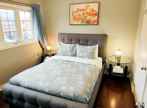 Affordable Room with FREE Parking in Newmarket ON