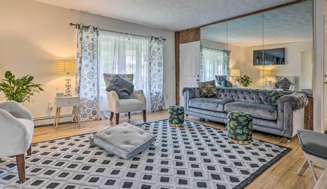 Alluring Deer Park Hideaway w/ Fenced-In Yard!