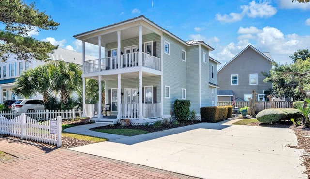 Amazing Destin, Crystal Beach House~Steps to Beach & Pool~Prime Location