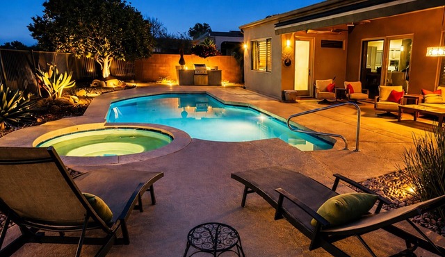 🌵 Anthem Country Club Retreat. Heated Saltwater Pool, Spa, Casita & Office.
