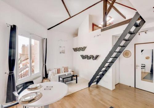 Appartement Grand Volume Sis à Montrouge proche Pte Versailles