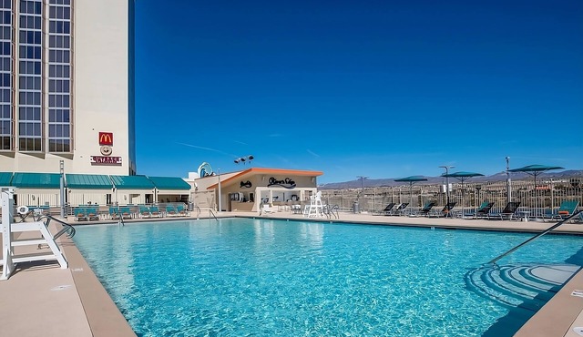 Aquarius Casino Resort Laughlin | Luxury Room | Gaming & Riverwalk