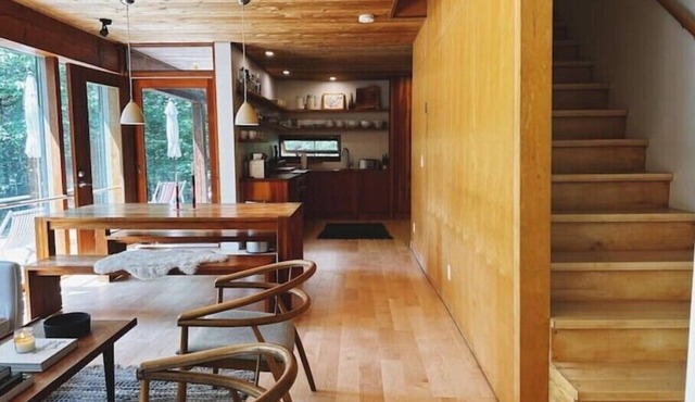 Architectural Cottage on Baptiste Lake