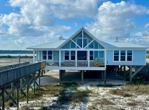 At Last by GSVR - Updated Beachfront Cottage with Pool - FREE Activities and Golf